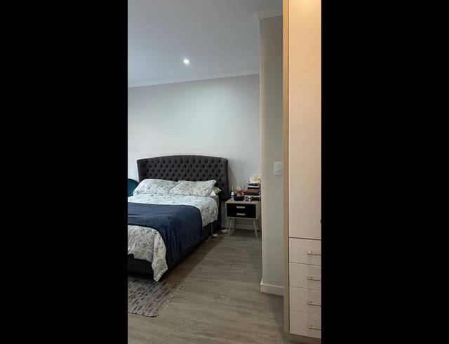 2 BEDROOM APARTMENT FOR SALE IN BRYANSTON